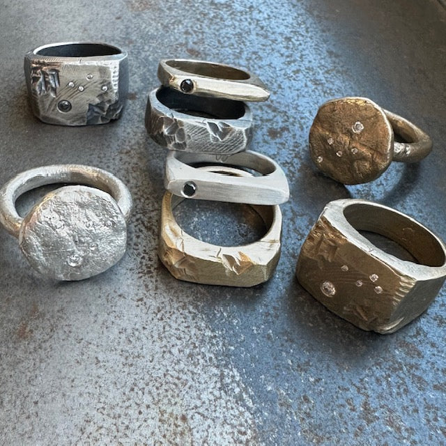 Stargazer Signet Ring in Bronze