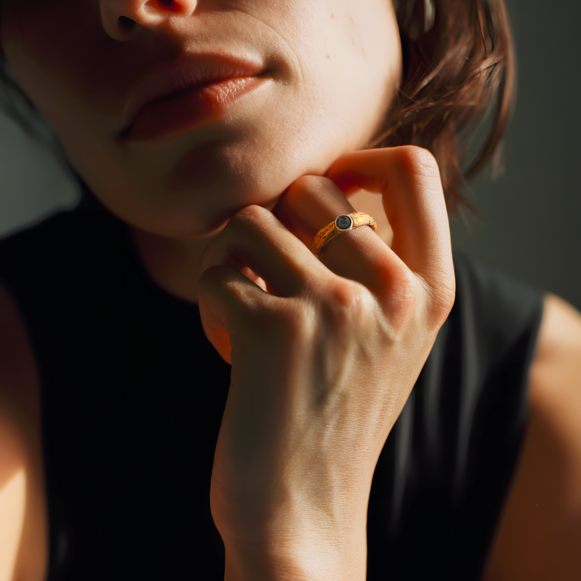 Devotion Ring 18kt Gold with Black Diamond on Model