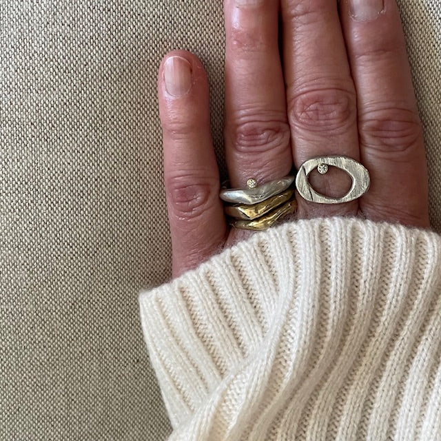 Ovum Ring in Silver with Diamond