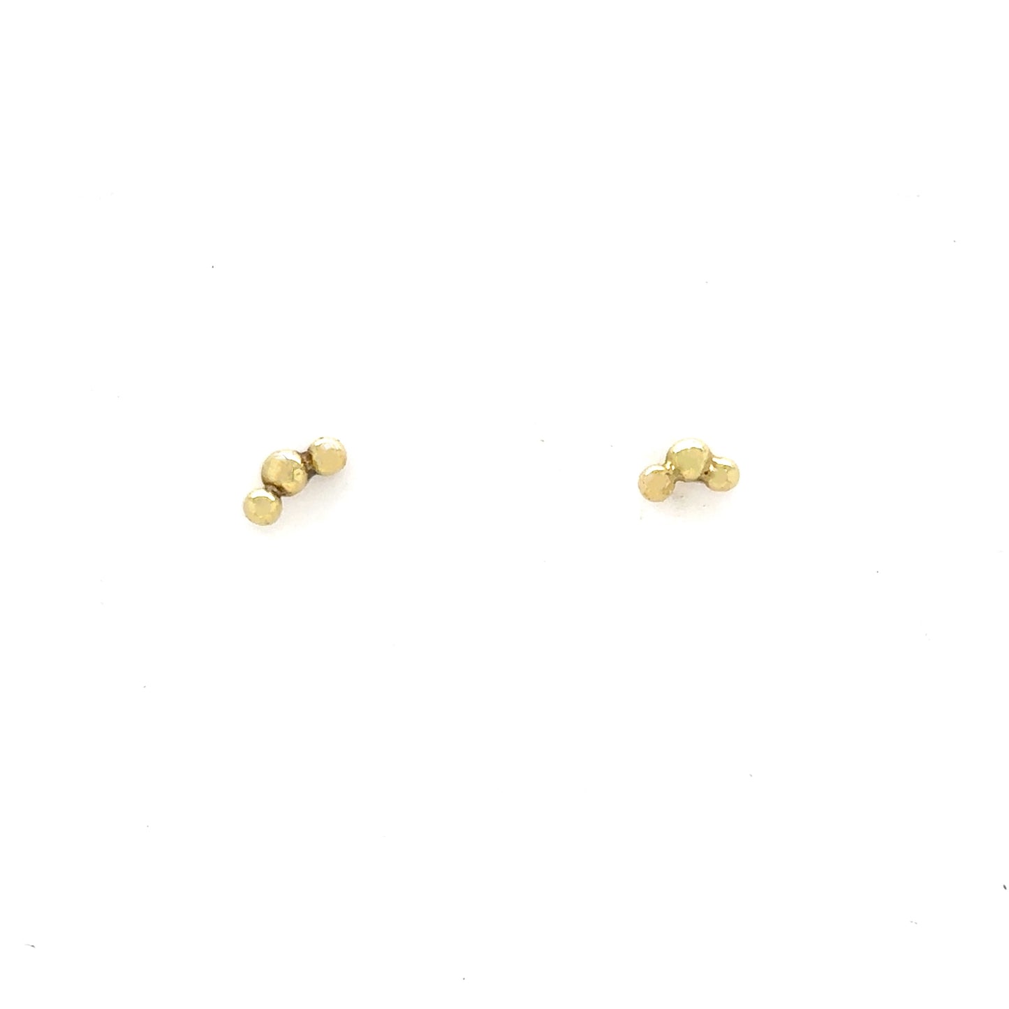 The clustered elements on the Hoshi Stud Earrings represent the gathering of spiritual energy - ki at points where the body connects to the greater universe. Worn at the ears, they serve as subtle reminders to listen to your intuition and the wisdom passed through the generations before you.