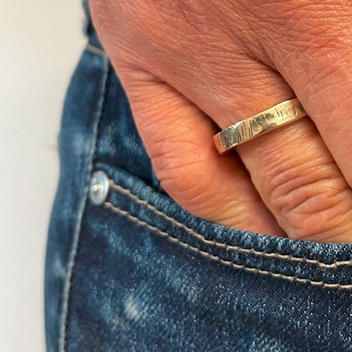Close up of Kintsugi Ring on person