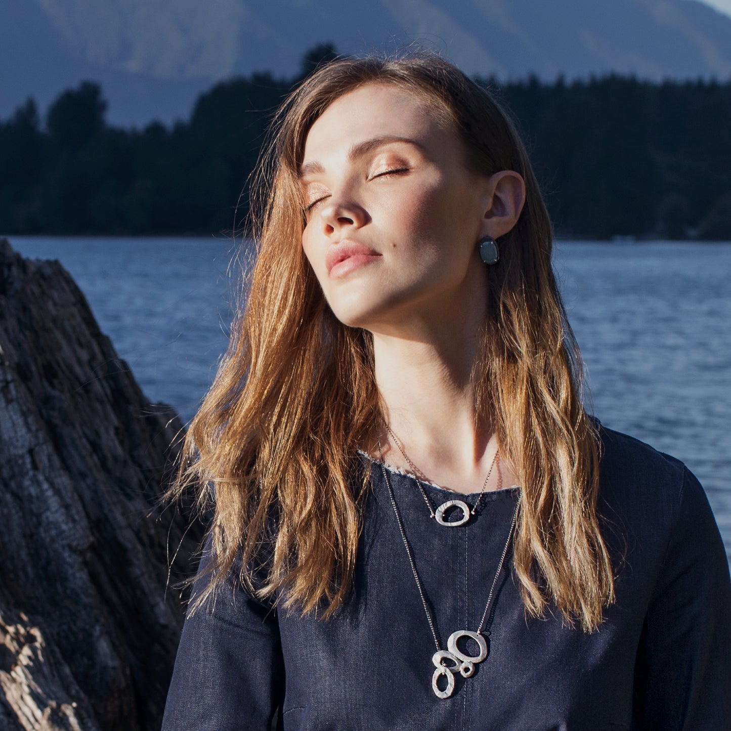 The Skipping Stones Simple Necklace in Silver on Model