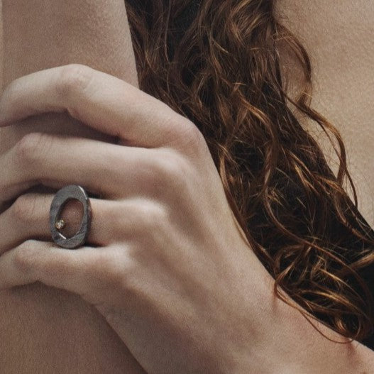 Ovum Ring in Oxidized Silver on Model