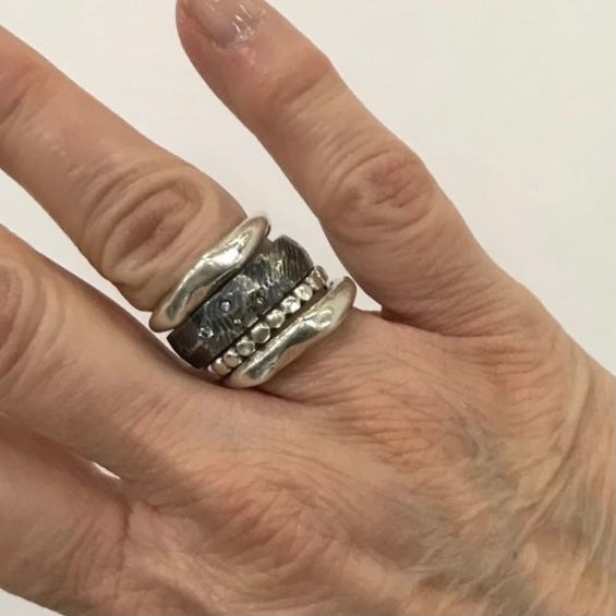 Venus Ring with Diamonds