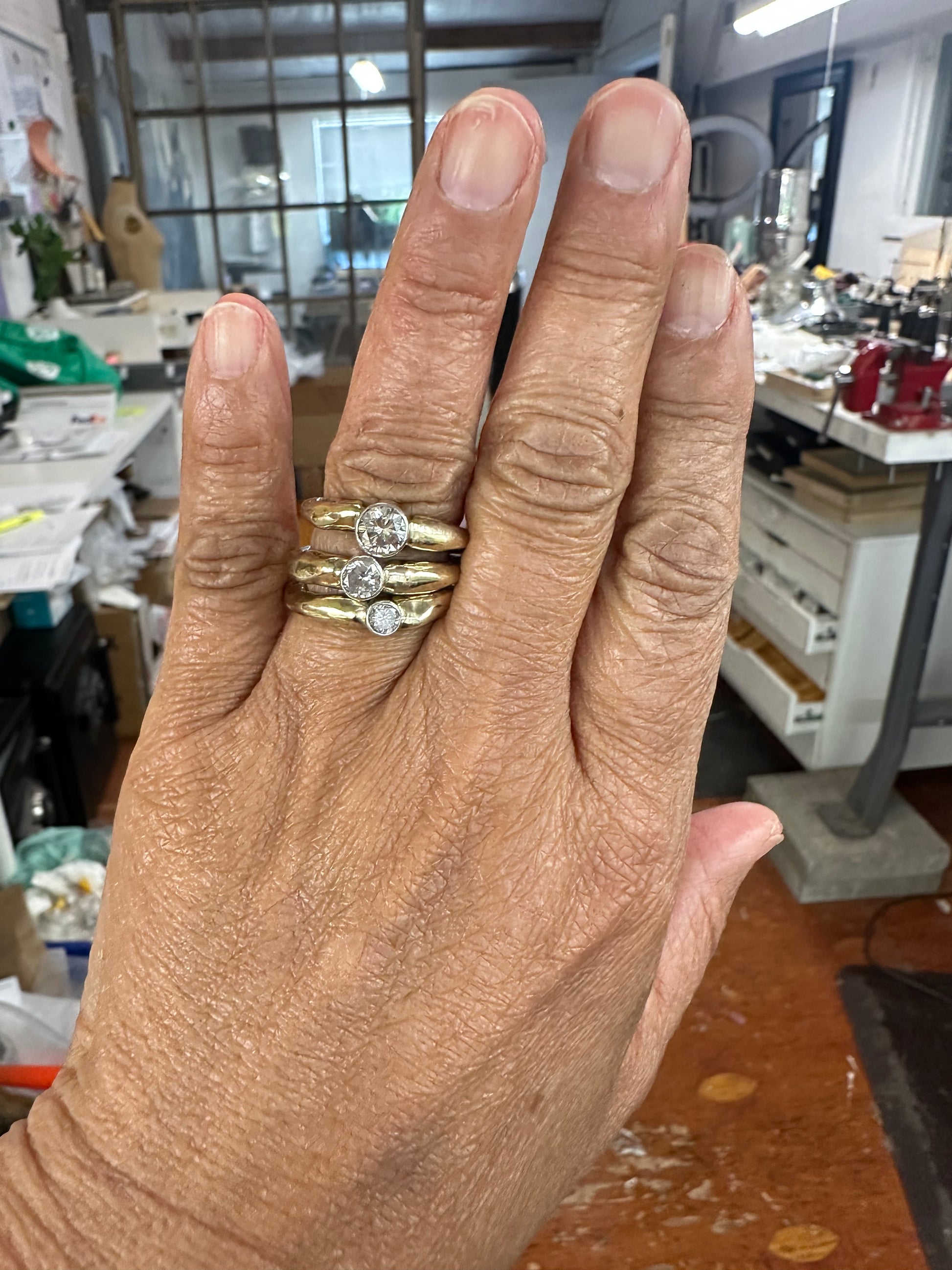 Scale of 4/5/6 mm diamonds shown on a person