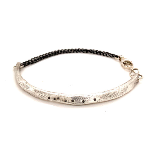 The Skipping Stones Simple Bracelet is imbued with unique character and soulful imperfections.