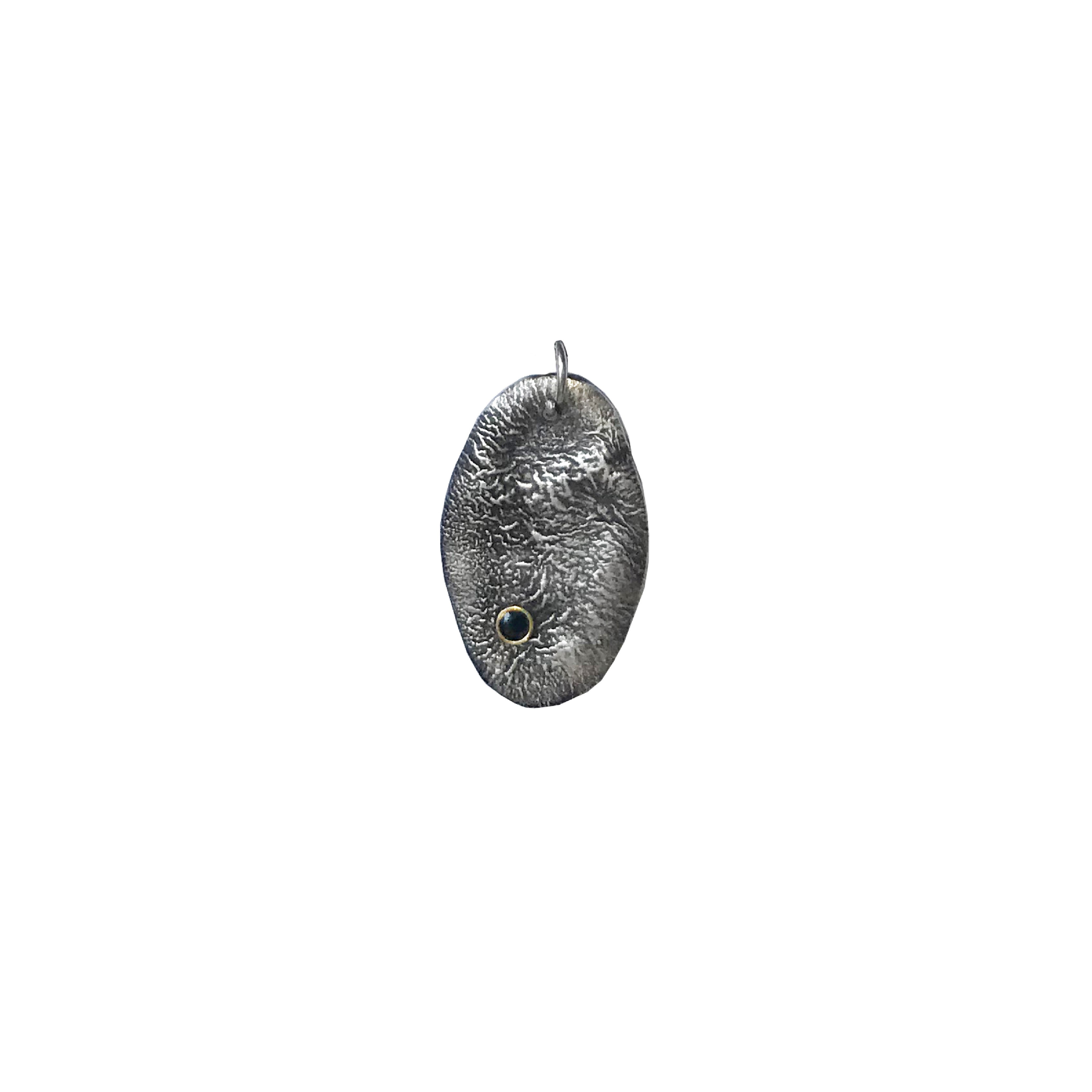 Hope is a dream or desire that you want to have happen in your life. We all have a wish or resolution we are working towards. But we get distracted. Or start to doubt. This Talisman, Hope is thoughtfully designed to help you manifest your dreams and desires.