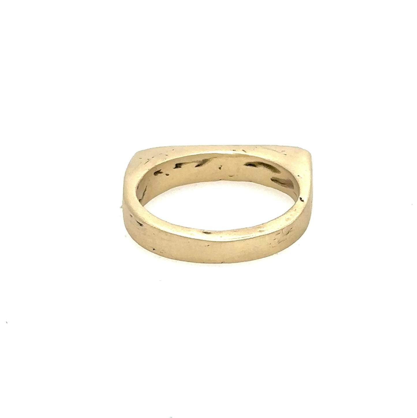 In the most profound moments of transformation, everything is stripped to its essence.This sleek, architectural band captures that moment of clarity with its refined silhouette and single black diamond - like the dark center of an eclipse where revelation occurs in shadow.