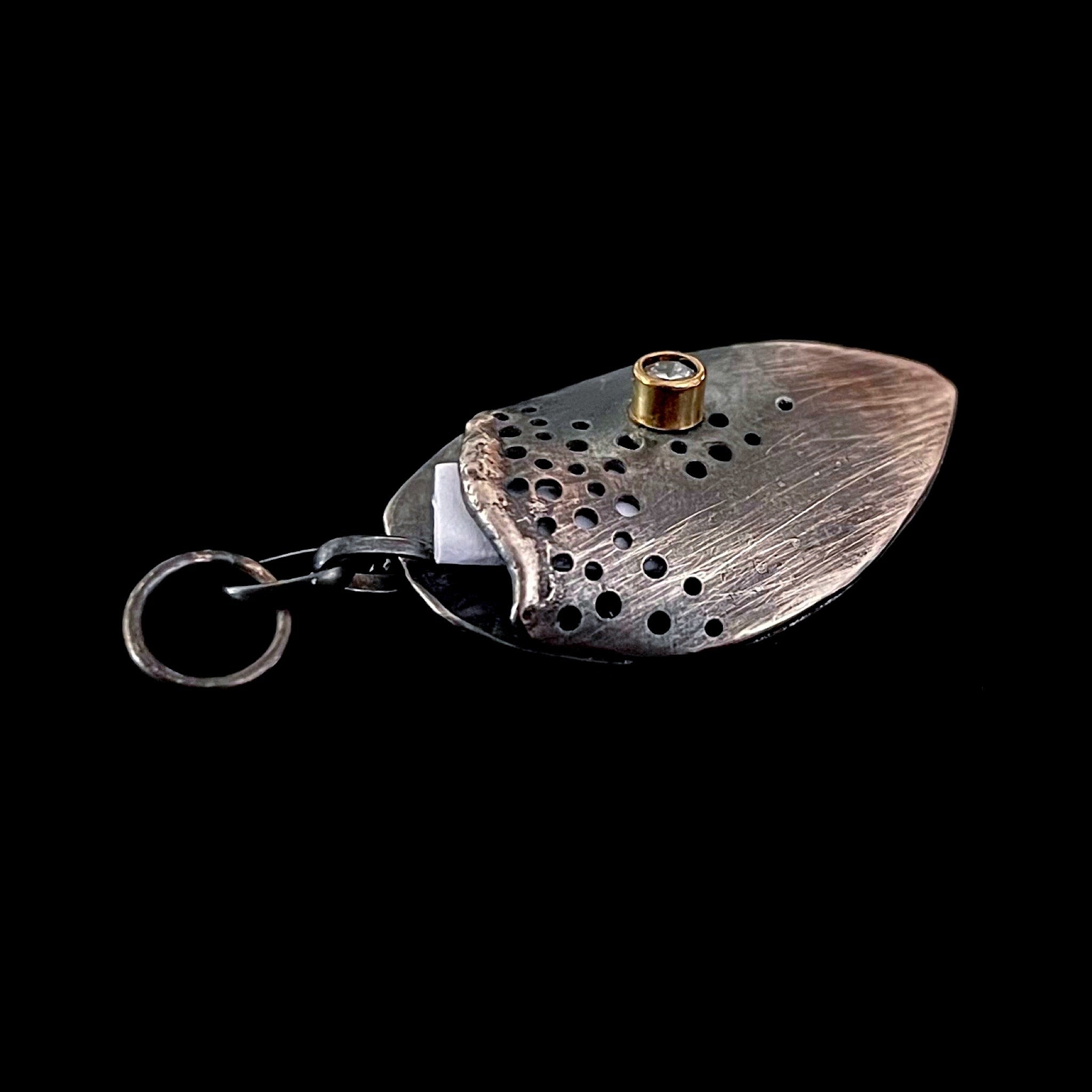 The Desire Talisman is designed to ignite your self-belief and manifest your deepest desires. It will be a constant reminder that you are inherently worthy of all that you yearn for. 