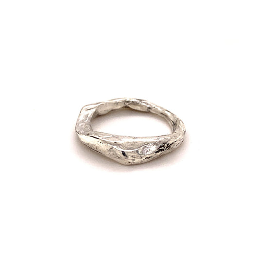 The Element Ring in Silver is designed with the art of wabi-sabi. Expressing the natural beauty you have within. It's not only beautiful to look at, but serves as a reminder to experience the beauty and power of nature in your daily life. 