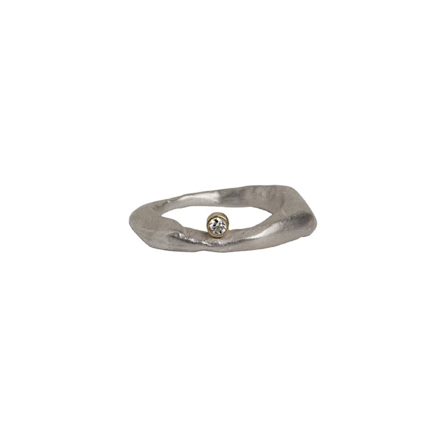 The Odyssey Ring is a tribute to the raw beauty and energy of nature. It's not just a beautiful ring - it's a daily reminder to embrace the wonder. 