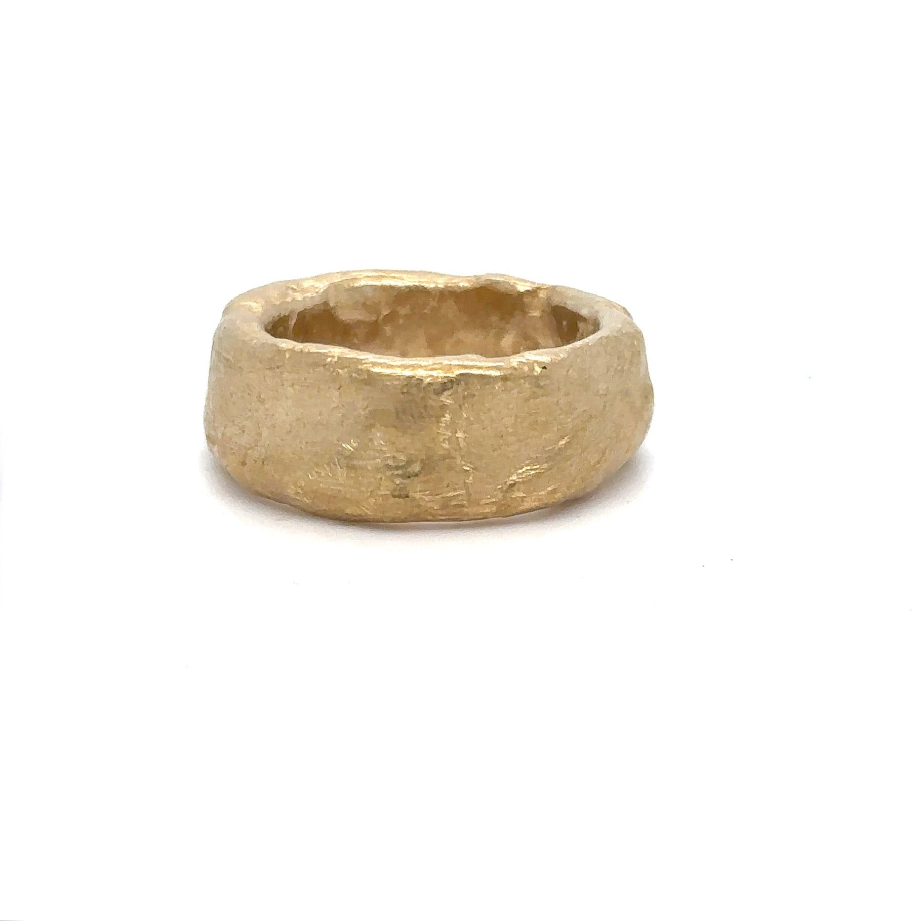 A bold statement piece for those who dare to be different. Meticulously designed with wabi-sabi intention, this ring celebrates the beauty of imperfection and individuality. Each Rebel Ring is imbued with unique character and soulful details that make it one-of-a-kind. 