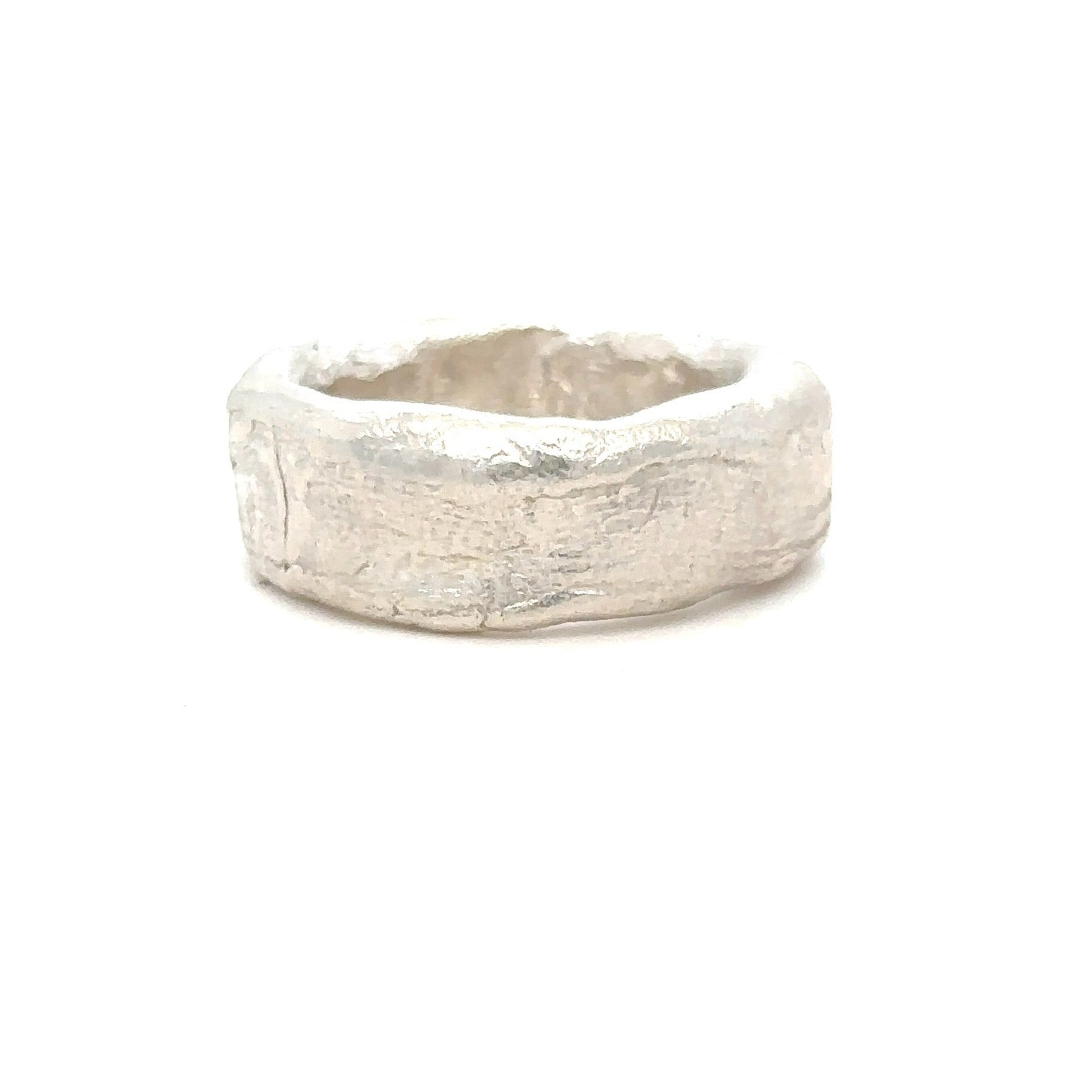A bold statement piece for those who dare to be different. Meticulously designed with wabi-sabi intention, this ring celebrates the beauty of imperfection and individuality. Each Rebel Ring is imbued with unique character and soulful details that make it one-of-a-kind. 