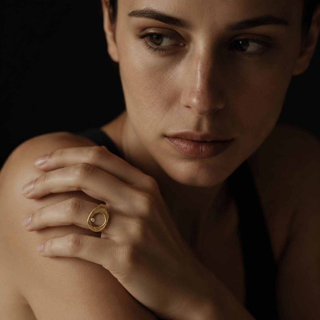 Model wearing Bronze Ovum Ring